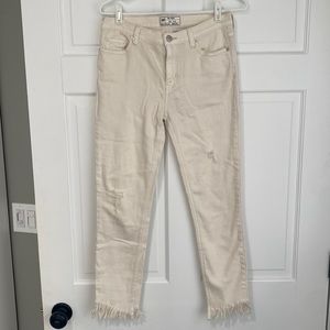 FREE PEOPLE off white cropped jeans